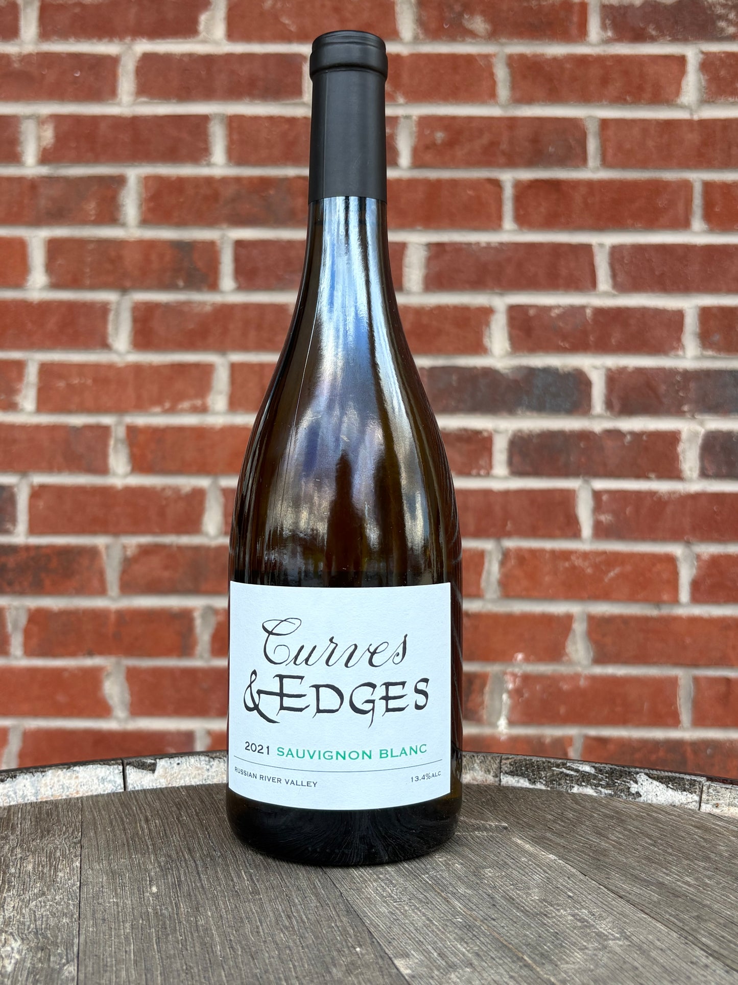 Curves and Edges Sauvignon Blanc *