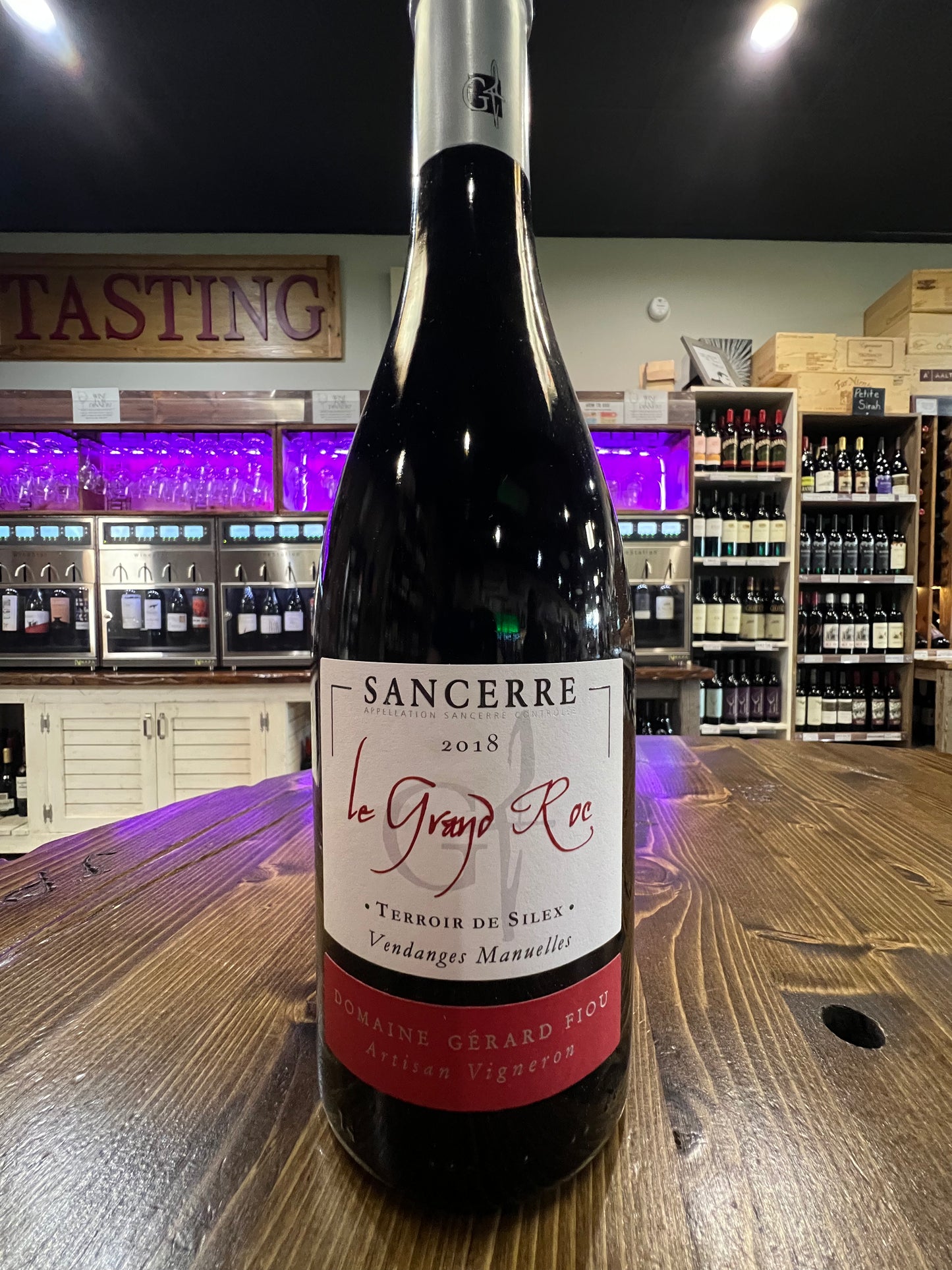 Gerard Fiou [Sancerre Rouge] “Le Grand Roc” Pinot Noir (2018)